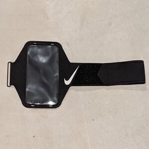 Black Nike arm band phone holder